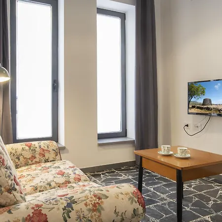 Apartman Giua' Apartment, Quiet Place Near The Center *