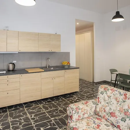 Giua' Apartment, Quiet Place Near The Center *